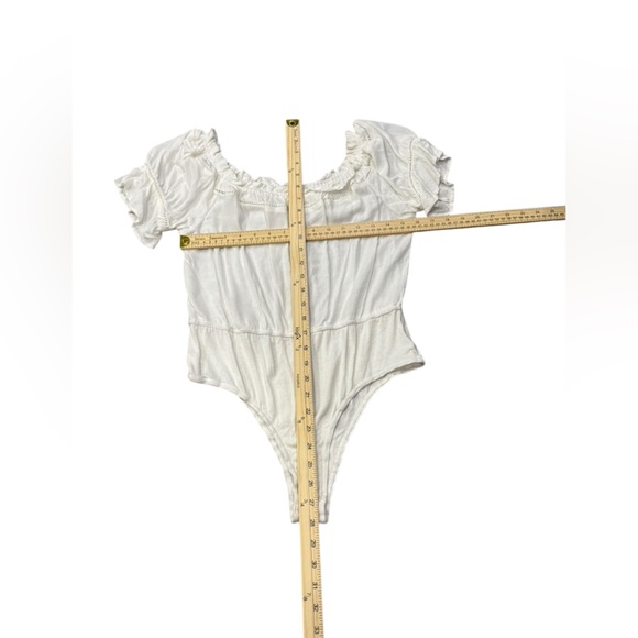 GUC White Ruffled Bodysuit Emory Park Sz Large - Picture 3 of 8